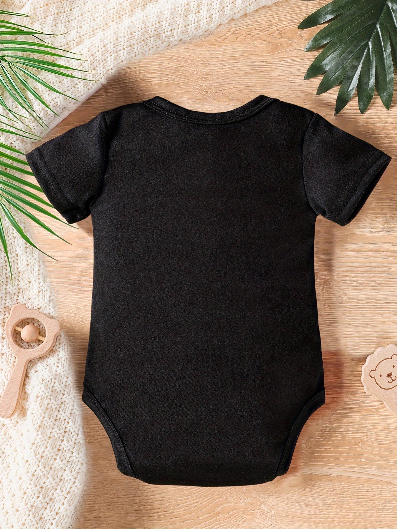 Baby Boy Onesie - Funny "Ain't No Mommy Like The One I Got" Newborn Outfit - Mustard-Yellow with Black Lettering - Easy Diaper change snaps - Birthday or Mother's Day Gift - Infant Bodysuit, Casual Baby Clothes, Round Neck Ro