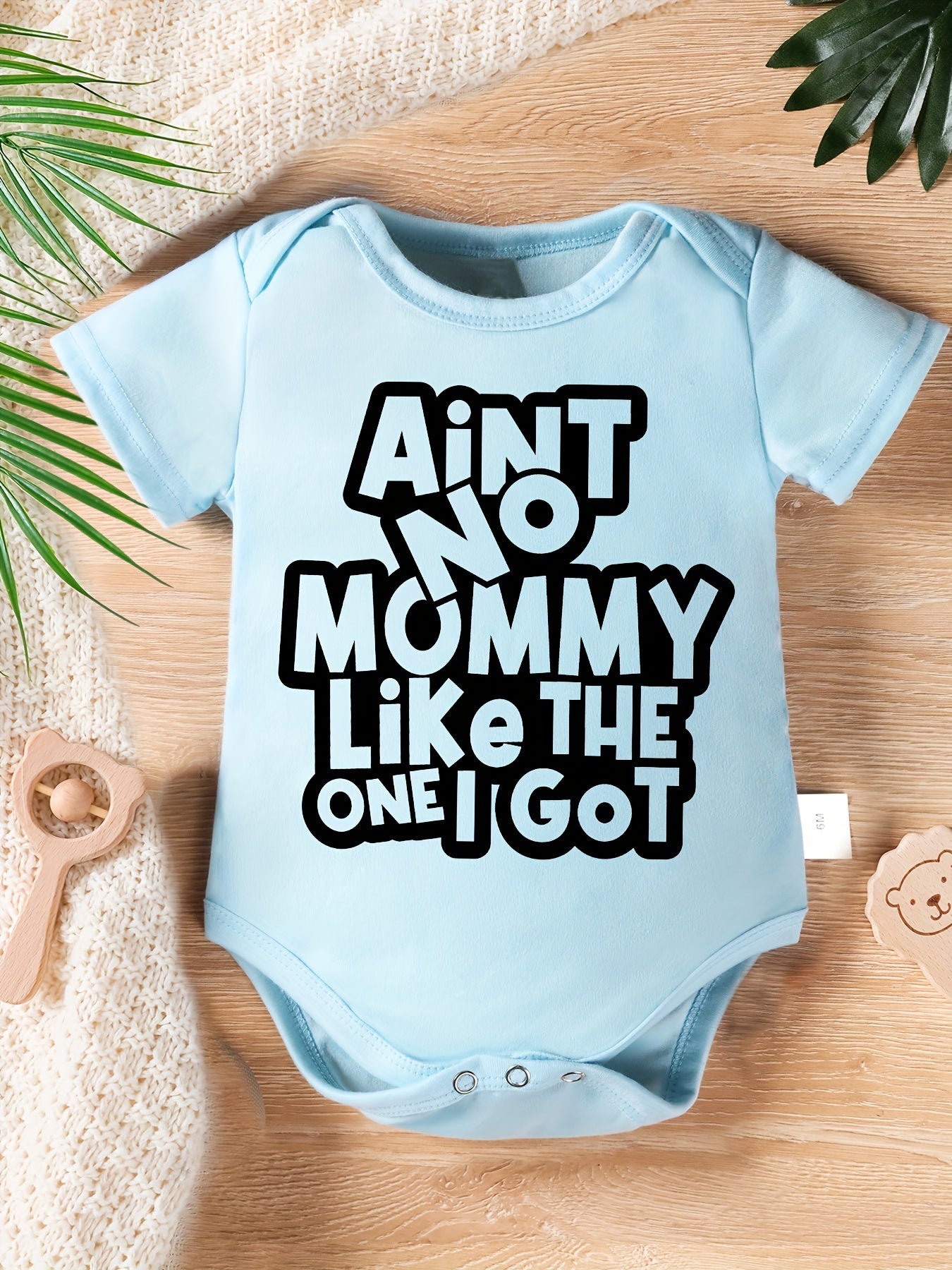 Baby Boy Onesie - Funny "Ain't No Mommy Like The One I Got" Newborn Outfit - Mustard-Yellow with Black Lettering - Easy Diaper change snaps - Birthday or Mother's Day Gift - Infant Bodysuit, Casual Baby Clothes, Round Neck Ro