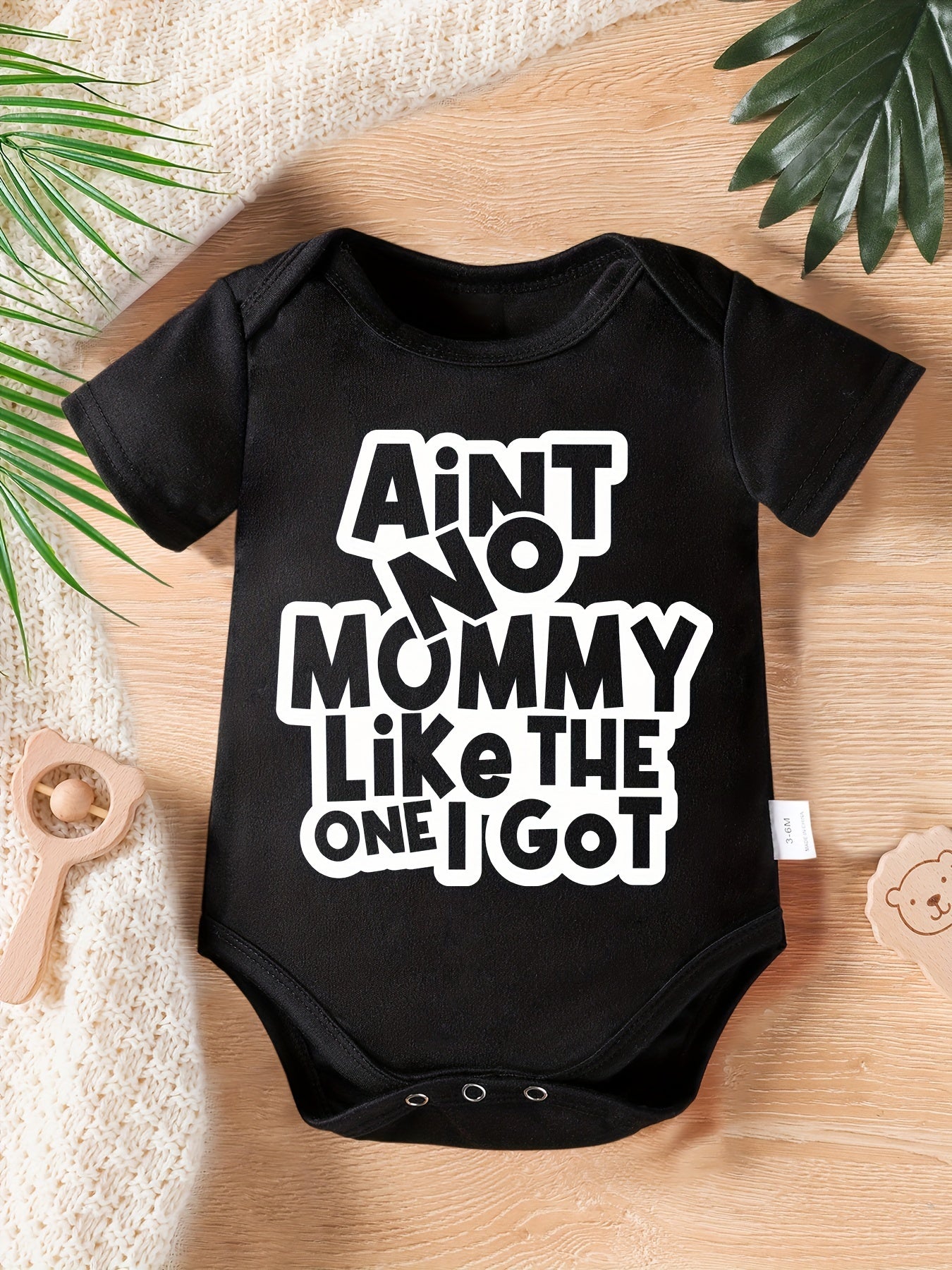 Baby Boy Onesie - Funny "Ain't No Mommy Like The One I Got" Newborn Outfit - Mustard-Yellow with Black Lettering - Easy Diaper change snaps - Birthday or Mother's Day Gift - Infant Bodysuit, Casual Baby Clothes, Round Neck Ro