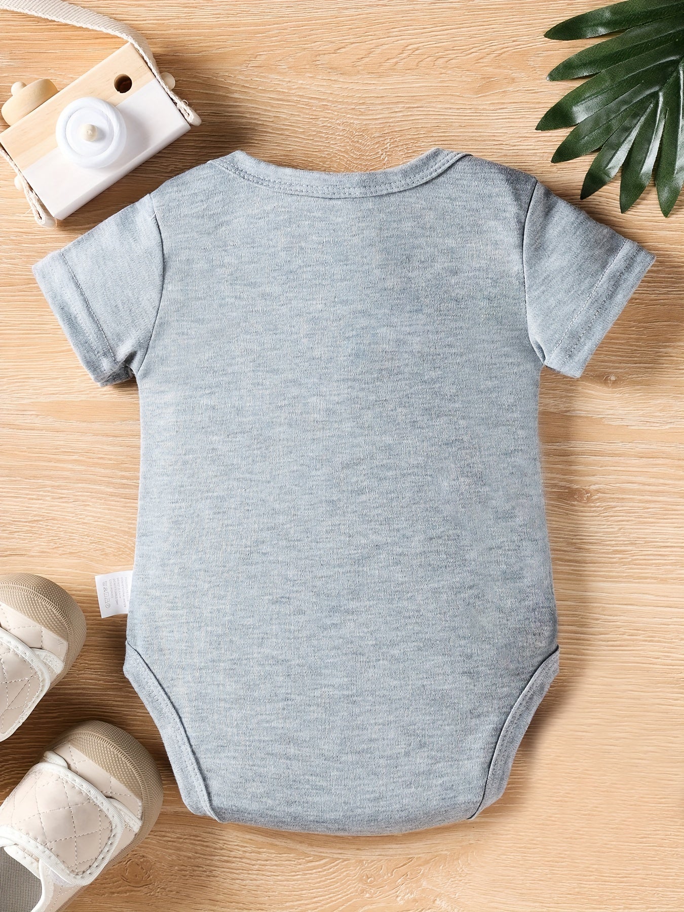 Baby Boy Onesie - Funny "Ain't No Mommy Like The One I Got" Newborn Outfit - Mustard-Yellow with Black Lettering - Easy Diaper change snaps - Birthday or Mother's Day Gift - Infant Bodysuit, Casual Baby Clothes, Round Neck Ro